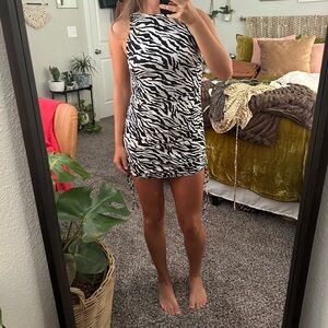 Motel zebra dress with adjustable length